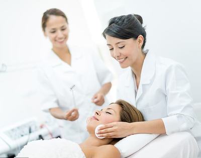 美容師不會(huì)溝通？巧用“花言巧語(yǔ)”提升銷(xiāo)售與服務(wù)